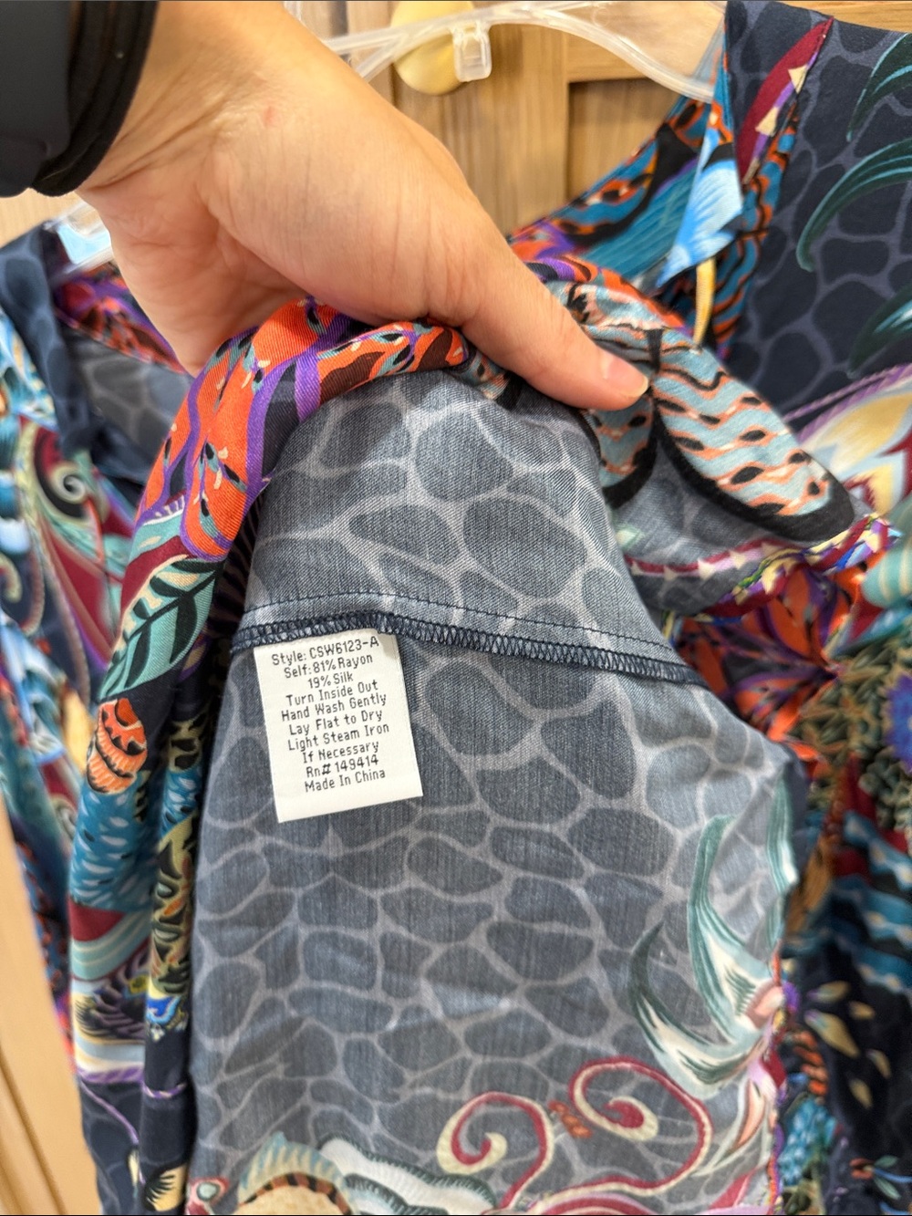 Johnny Was Navy Multicolor Floral-Paisley V-Neck Tunic. Silk. NWT - Picture 6 of 8